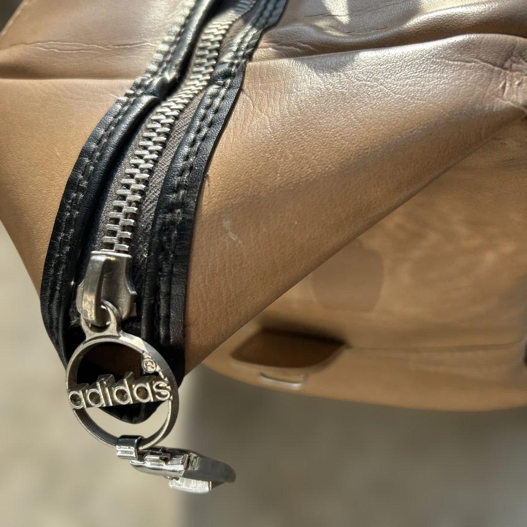 adidas ボストンバッグ ベージュ