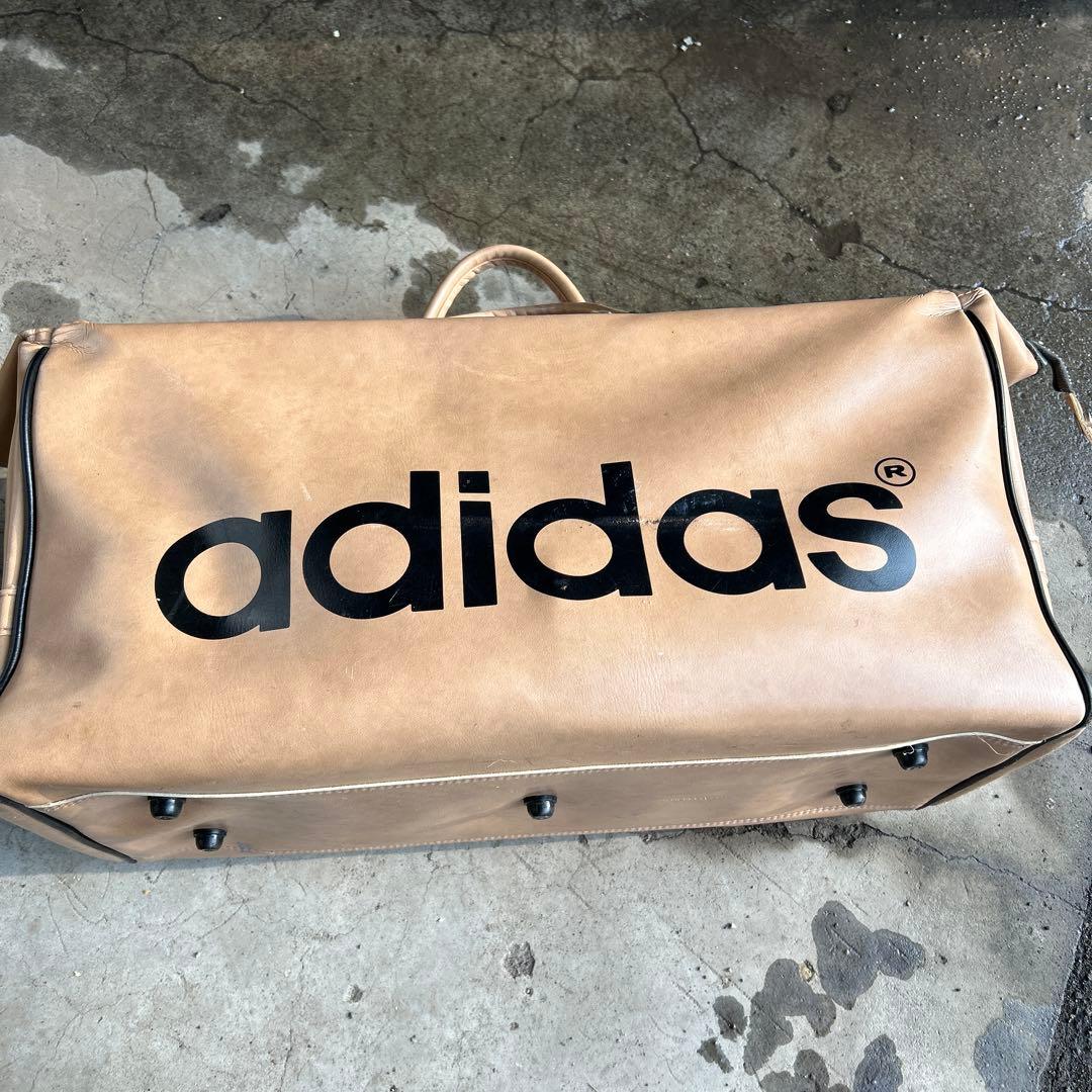 adidas ボストンバッグ ベージュ