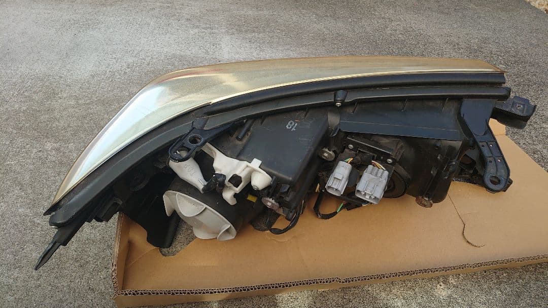 ランドクルーザー 200系 ヘッドライト ユニット　左