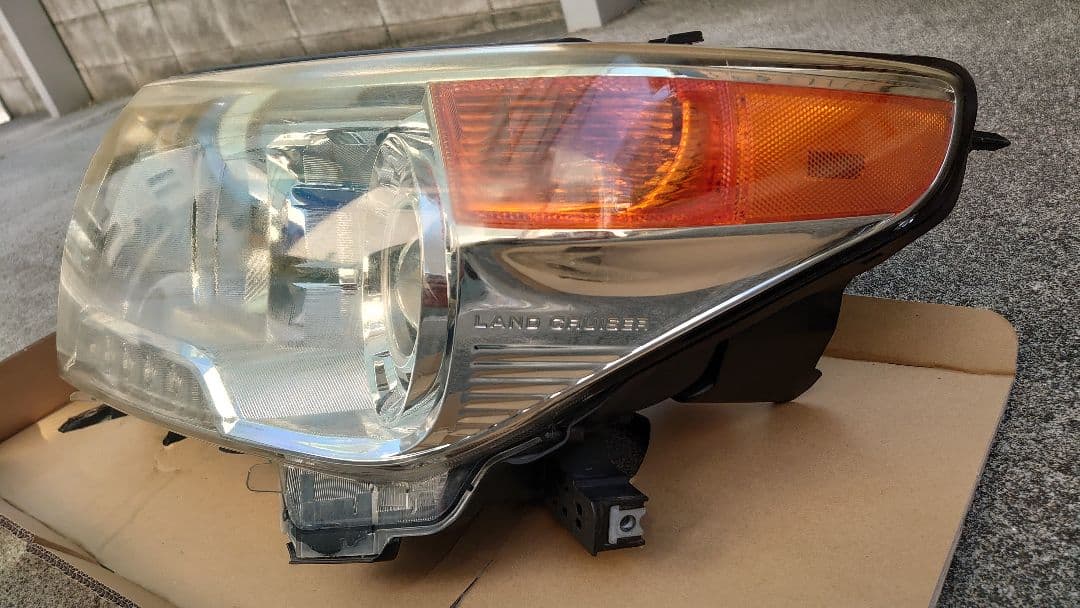 ランドクルーザー 200系 ヘッドライト ユニット　左