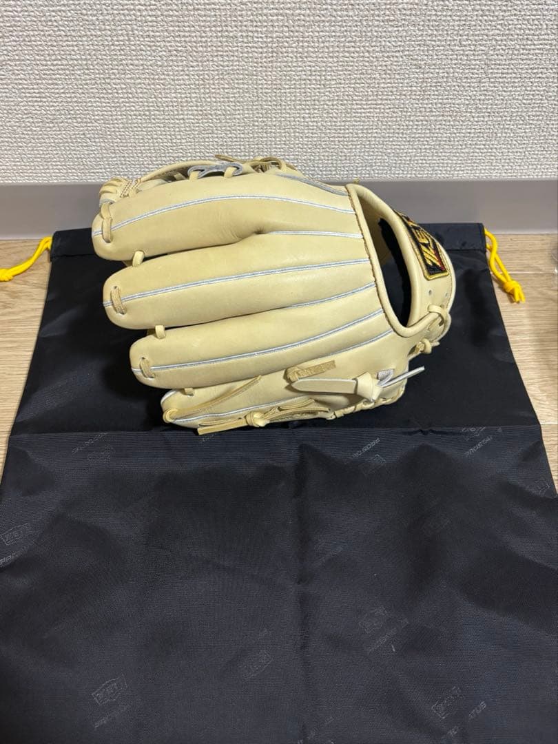 《流行色》ZETT プロステイタス　軟式内野手用グローブ　今宮健太モデル