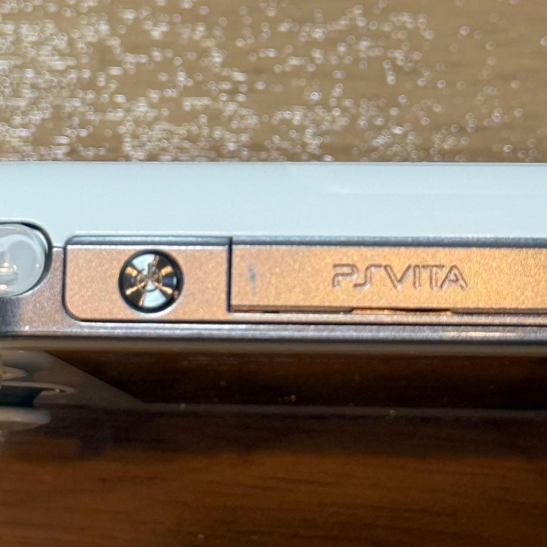 4-046 PSVITA PCH-1000 クリスタル・ホワイト 箱付き