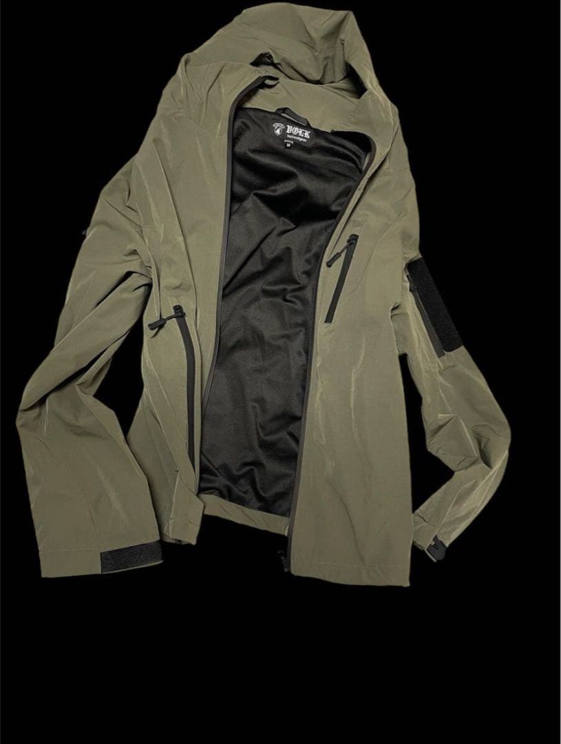 VOLK LVS AirLight RGカラー　Mサイズ　ソフトシェル