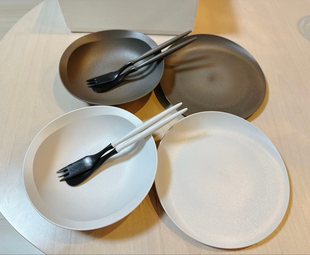 ARAS シンプル　食器セット　お皿　カトラリー