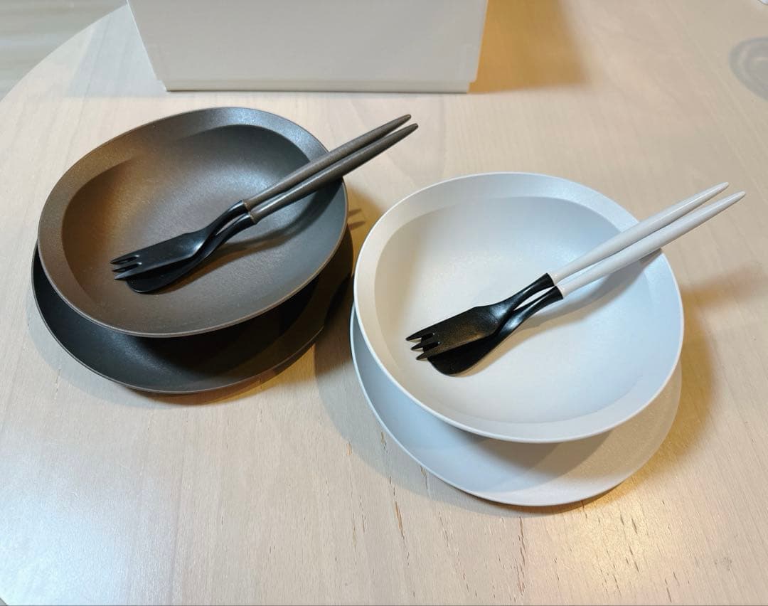 ARAS シンプル　食器セット　お皿　カトラリー