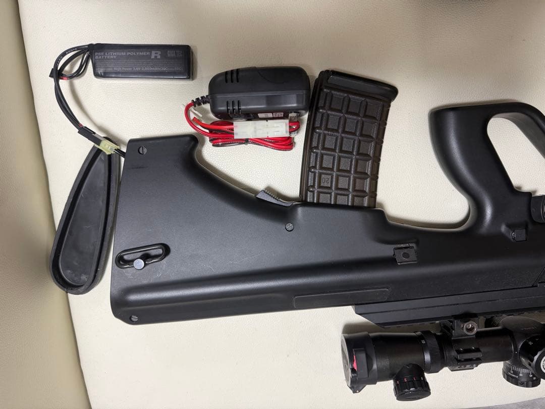 東京マルイAUG電動ガン スコープ付き