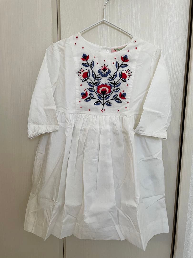 新品タグ付き　ボンポワン2018SS 刺繍ワンピース4A