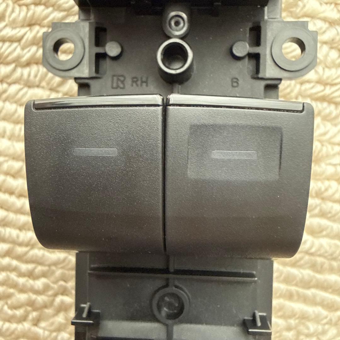 【カローラクロスなど】パワーウィンドウスイッチ 全席分セット（ホワイトイルミ）