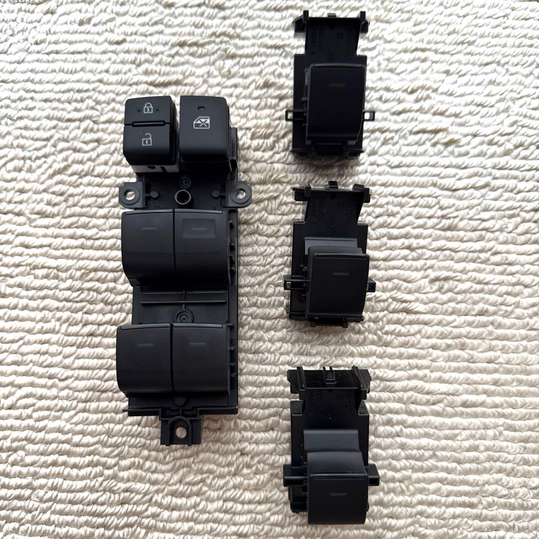 【カローラクロスなど】パワーウィンドウスイッチ 全席分セット（ホワイトイルミ）