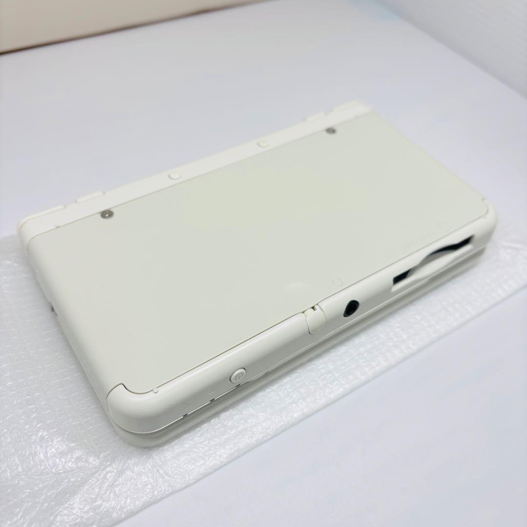 2438【極美品】Newニンテンドー3DS きせかえプレート ホワイト