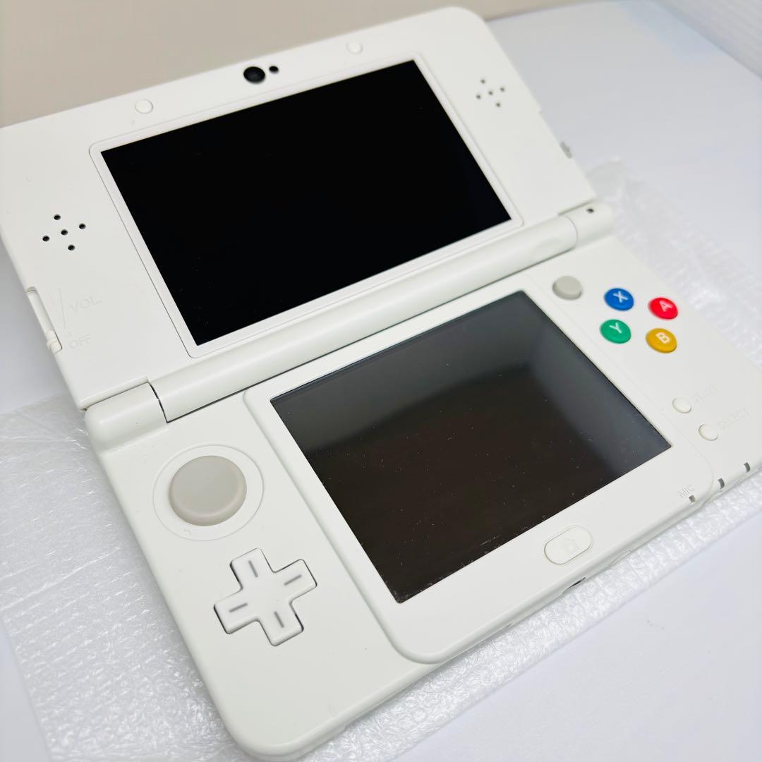 2438【極美品】Newニンテンドー3DS きせかえプレート ホワイト