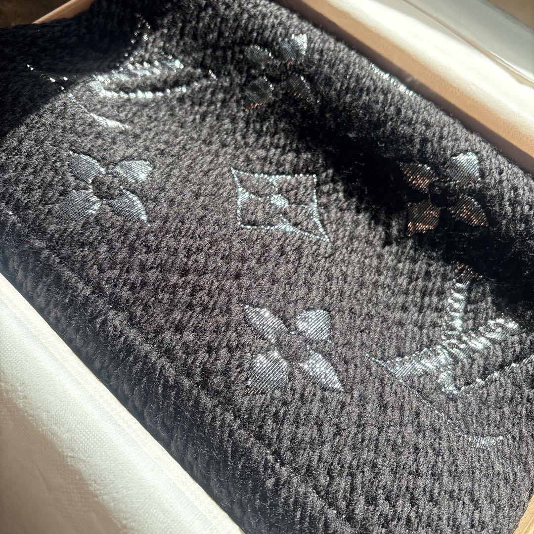 LOUIS VUITTON マフラー ロゴマニア ブラック