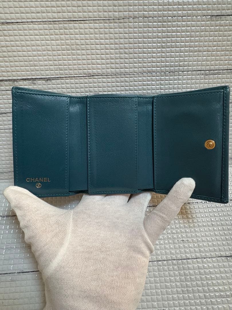 CHANEL 三つ折り財布　ラムスキン