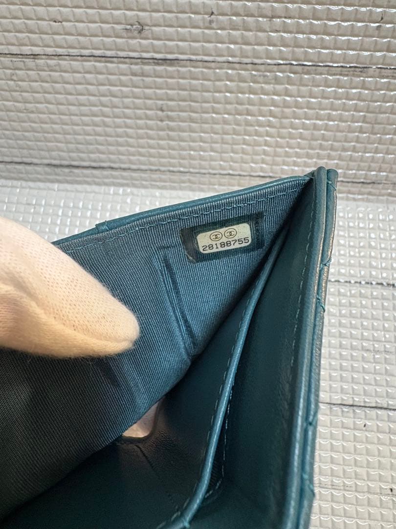 CHANEL 三つ折り財布　ラムスキン