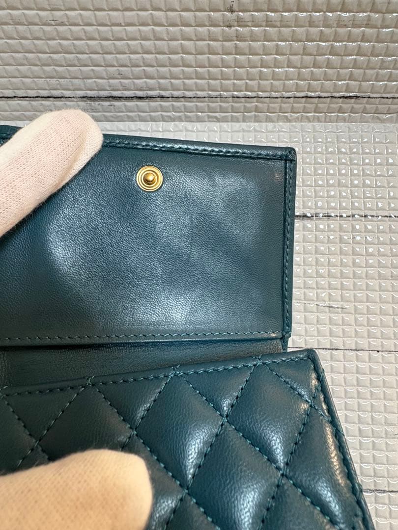 CHANEL 三つ折り財布　ラムスキン