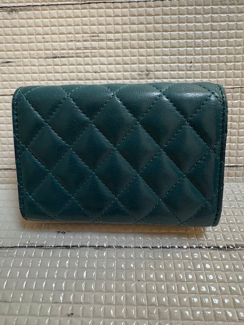CHANEL 三つ折り財布　ラムスキン