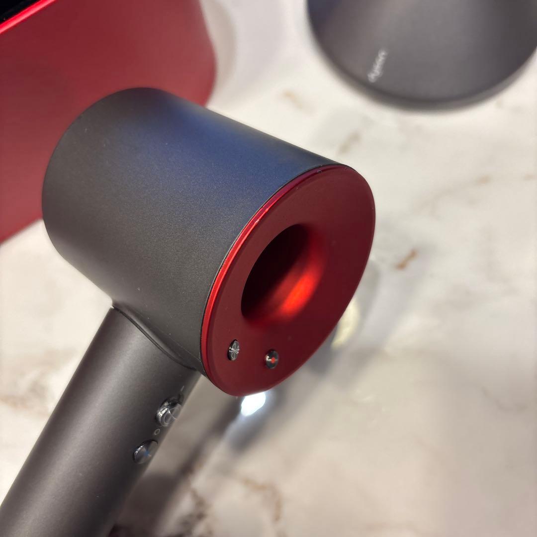 ダイソン ヘアドライヤーDyson Supersonic HD01 収納ケース付