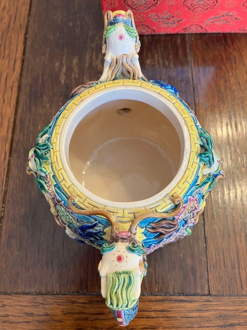 縁起物　辰　ドラゴン　台湾工芸品　乾唐軒交趾焼き　龍　林智信作