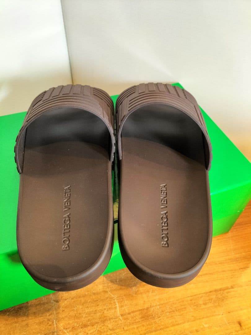 美品　BOTTEGA VENETA スライドサンダル 42　ブラウン