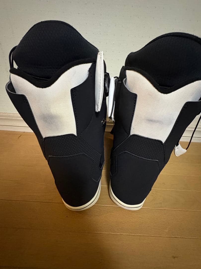 期間限定値下げID 7.1 ブラック スノーボードブーツ 27.5cm