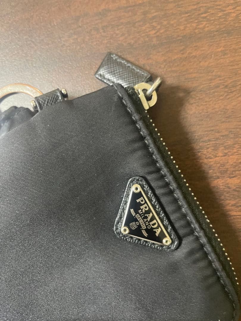 プラダ PRADA ナイロン ネックポーチ フォンケース