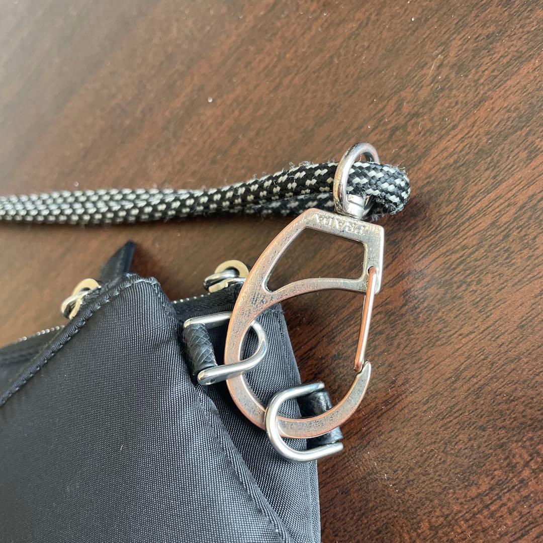 プラダ PRADA ナイロン ネックポーチ フォンケース