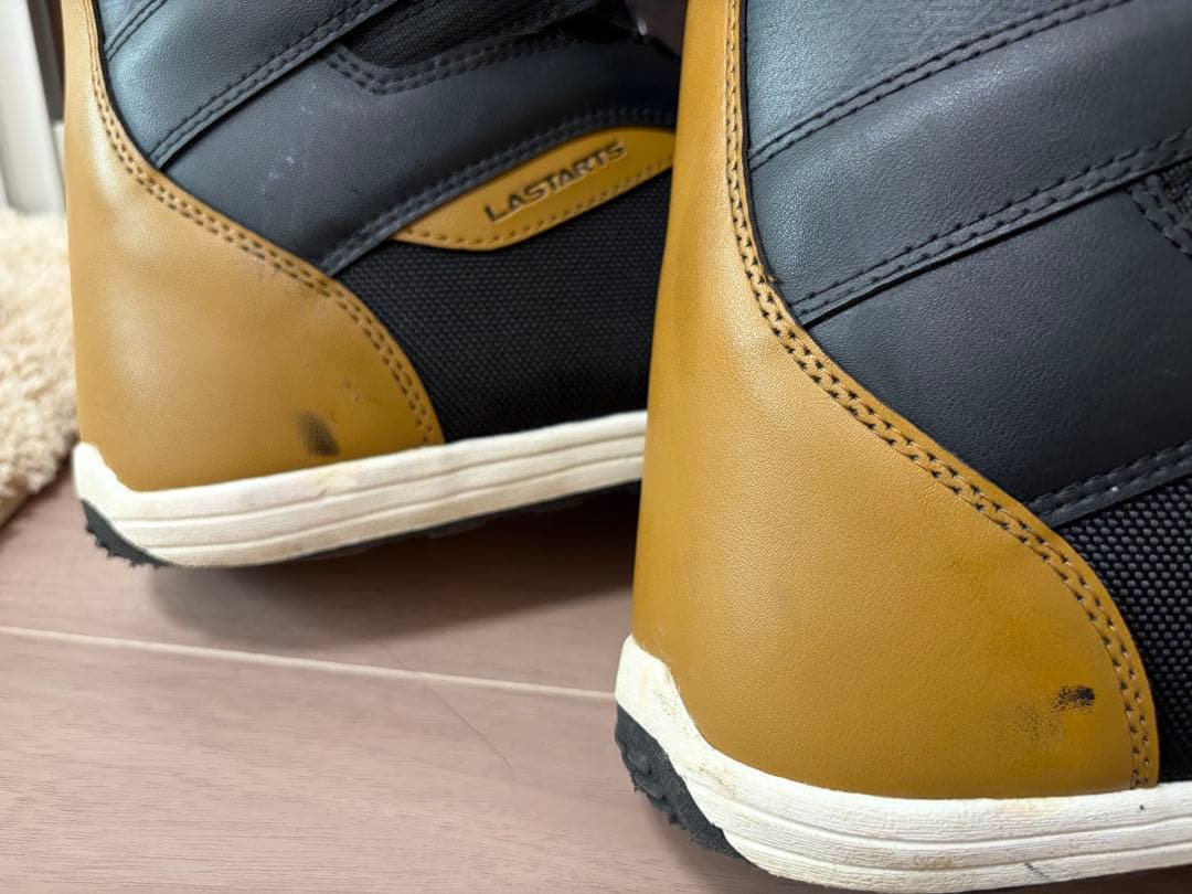 LASTARTS スノボードブーツ レディース　ボアシステム