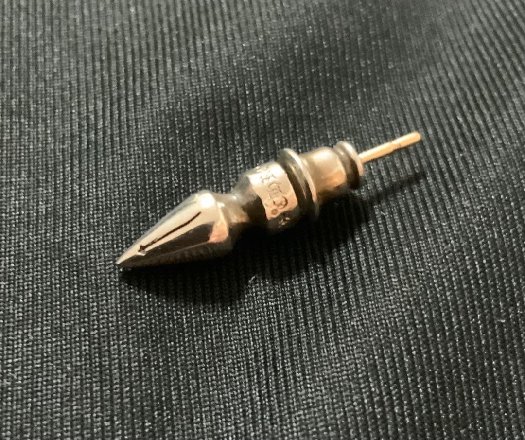 CHROME HEARTS スパイク スタッド ピアス