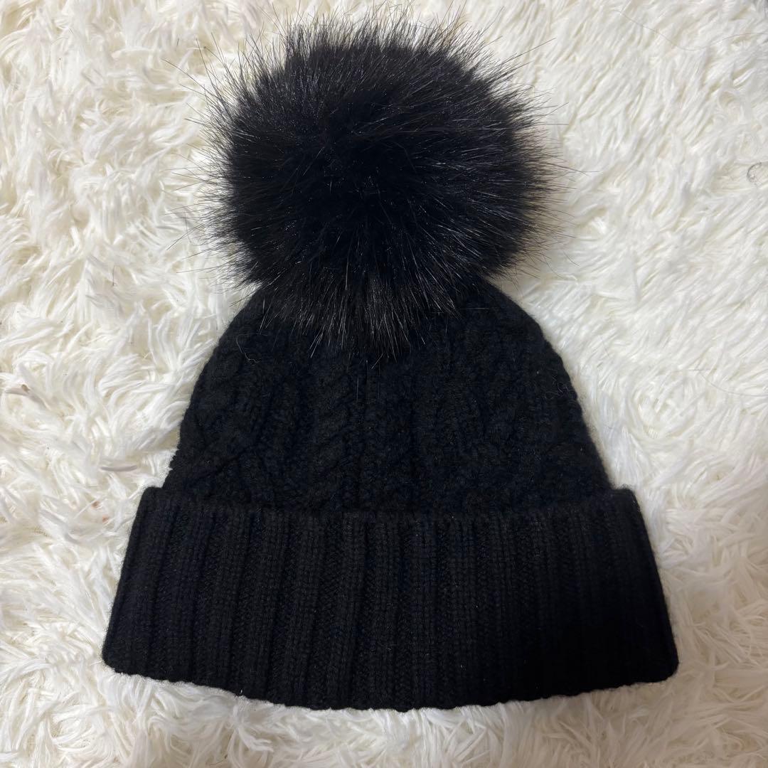 モンクレール　ブラック ニット帽 ファー付き