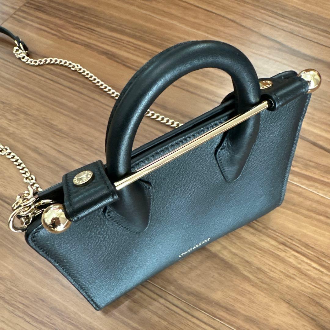 ストラスベリー チェーンショルダーバッグ レザー ブラックSTRATHBERRY