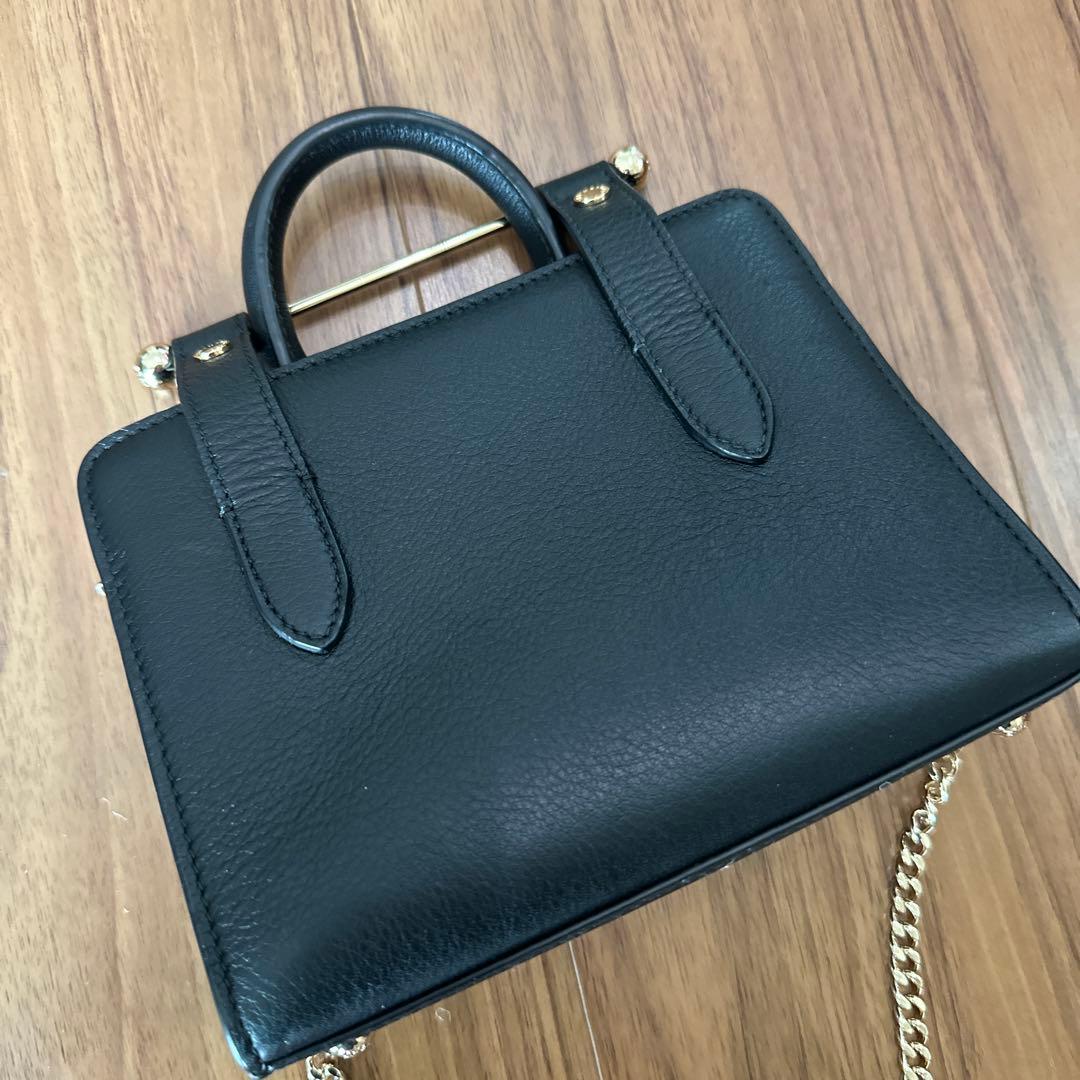 ストラスベリー チェーンショルダーバッグ レザー ブラックSTRATHBERRY