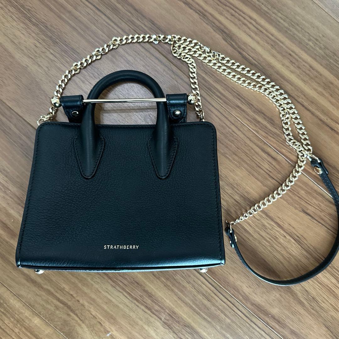 ストラスベリー チェーンショルダーバッグ レザー ブラックSTRATHBERRY