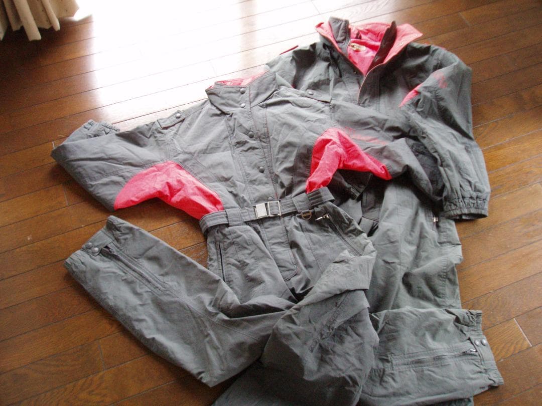 ellesse（エレッセ）スキー、スノボーウエアー　ペアー男L　女Ｍサイズ