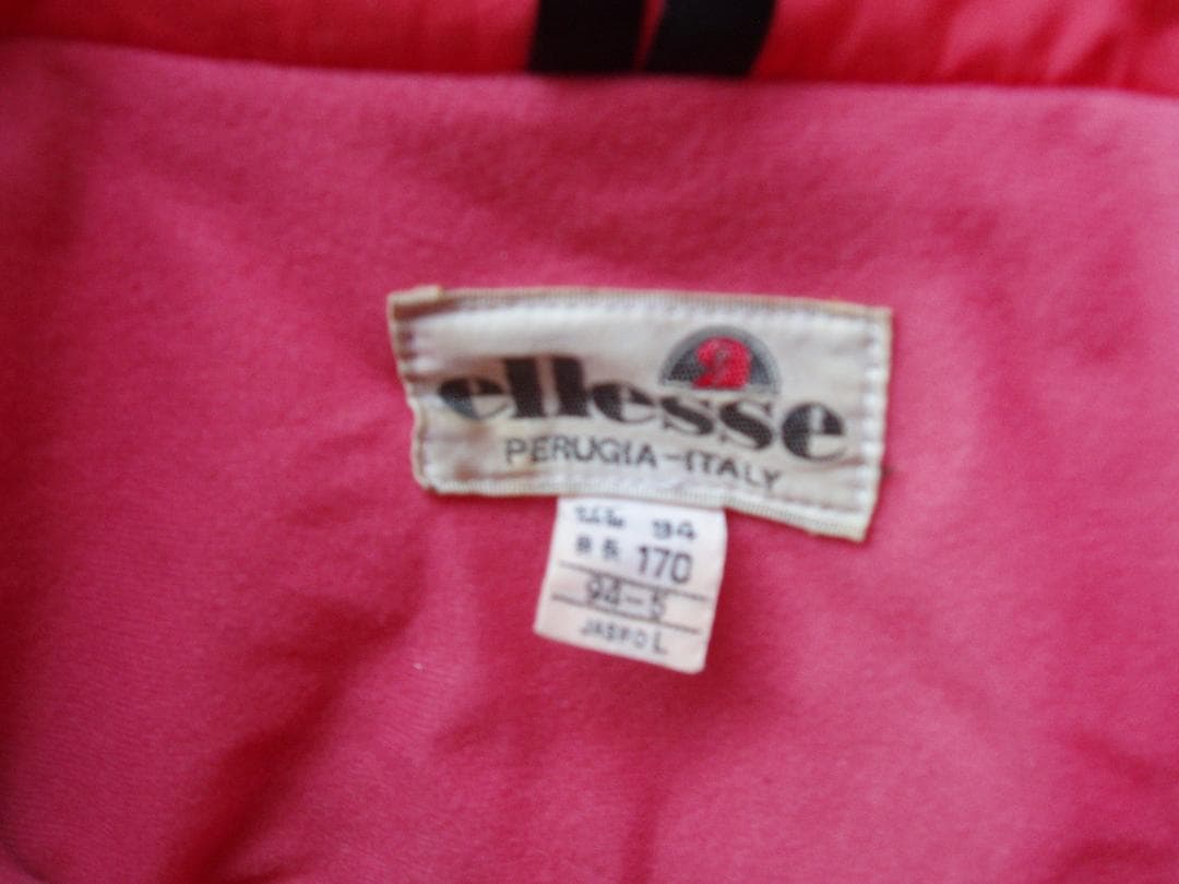 ellesse（エレッセ）スキー、スノボーウエアー　ペアー男L　女Ｍサイズ