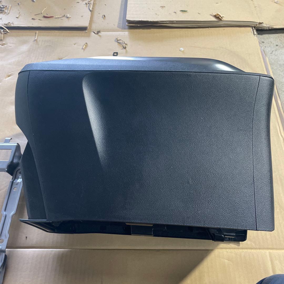 30ヴェルファイア　センターコンソール　ゴールデンアイズ