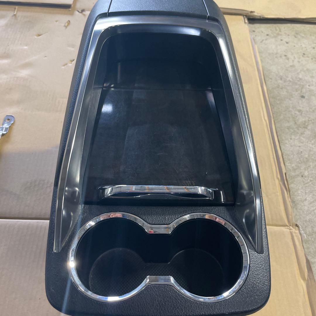 30ヴェルファイア　センターコンソール　ゴールデンアイズ