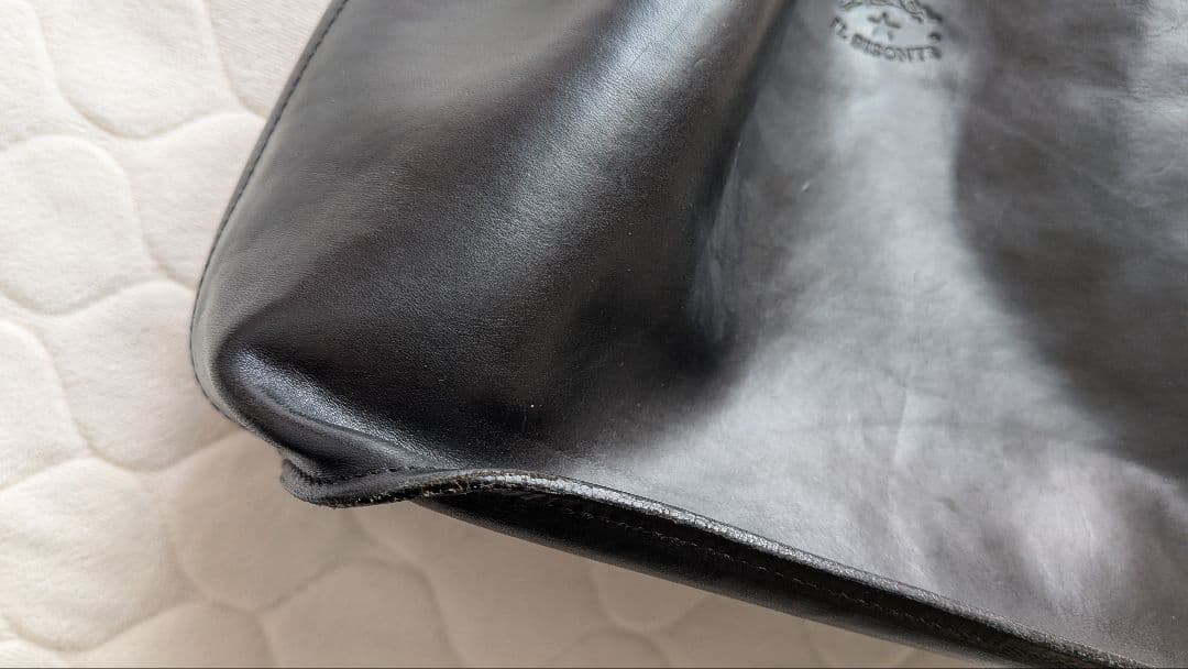 白*身様 イルビゾンテ　バッグ　黒　ショルダーバック