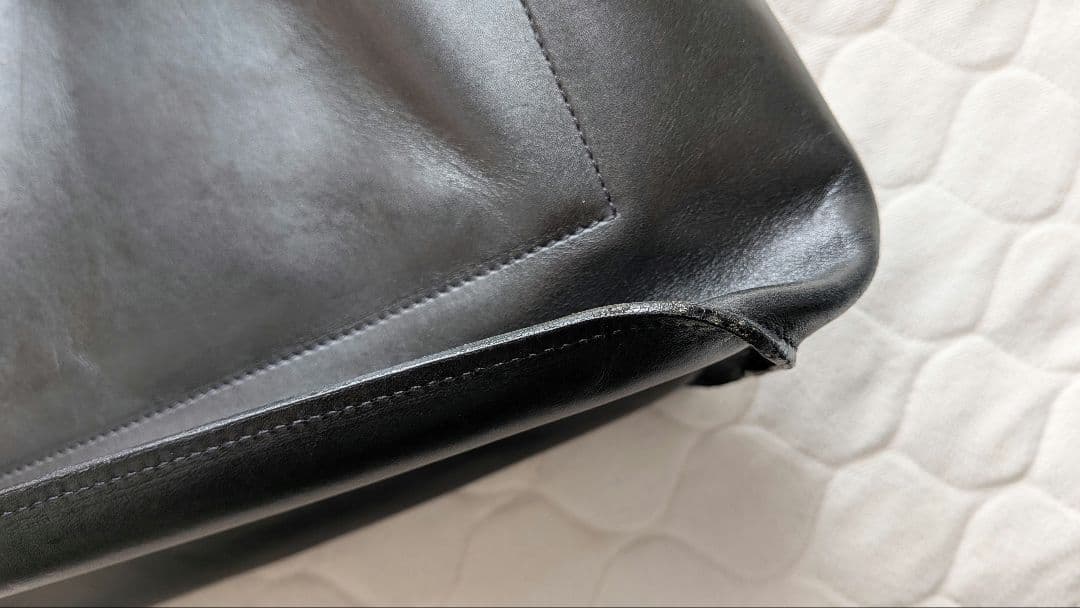 白*身様 イルビゾンテ　バッグ　黒　ショルダーバック