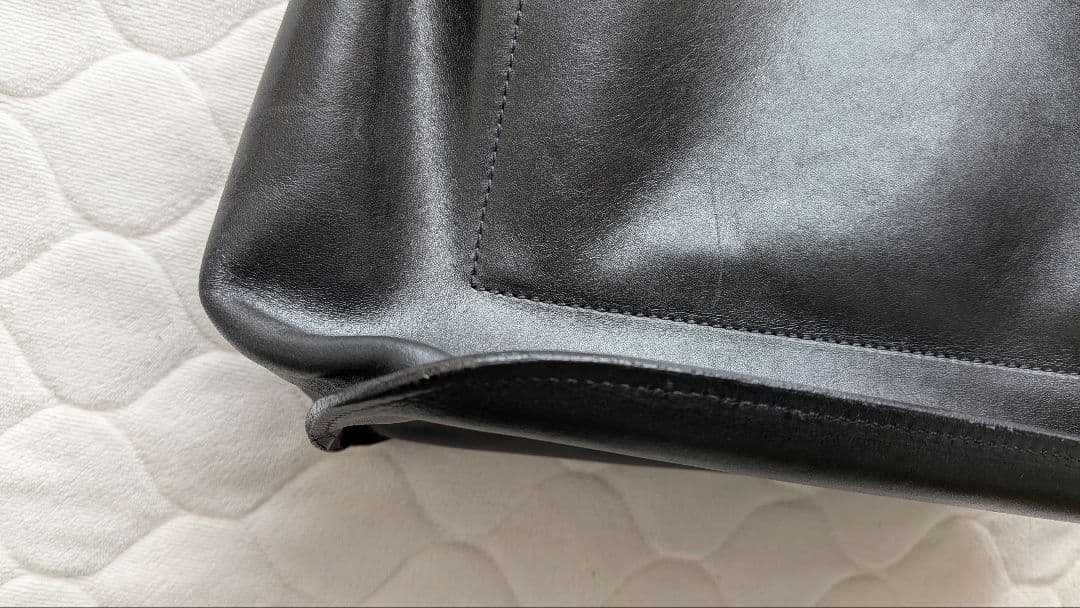 白*身様 イルビゾンテ　バッグ　黒　ショルダーバック