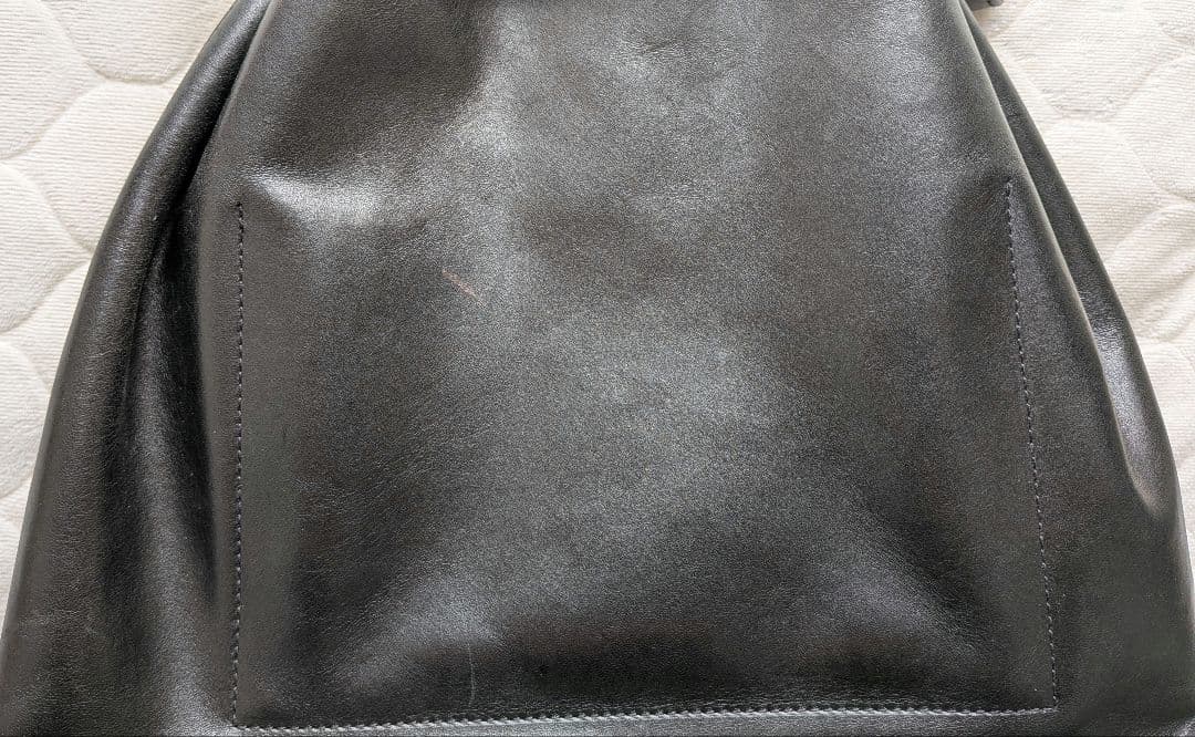 白*身様 イルビゾンテ　バッグ　黒　ショルダーバック