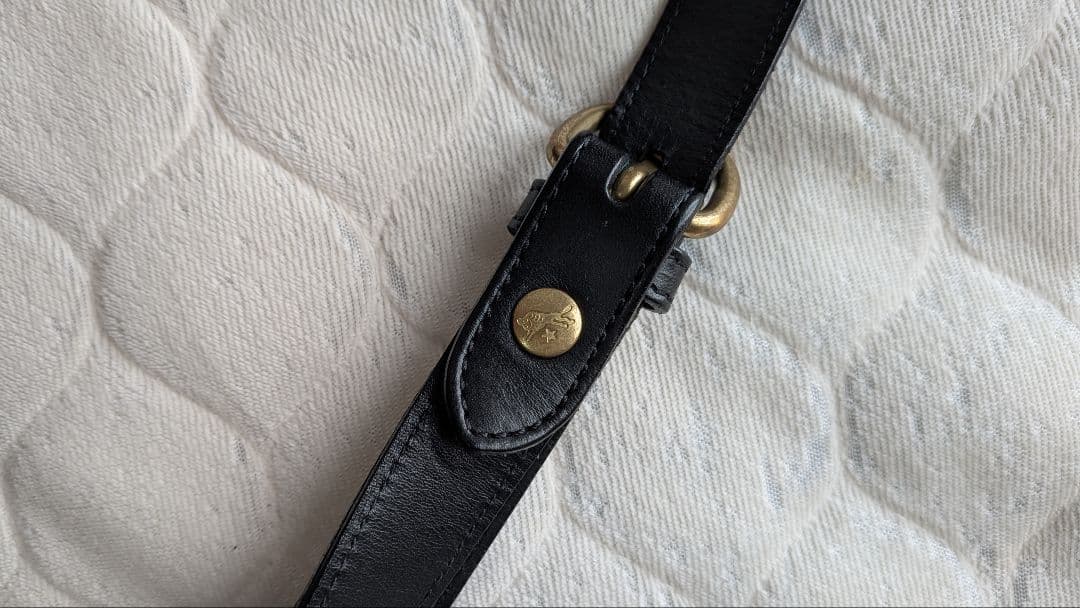 白*身様 イルビゾンテ　バッグ　黒　ショルダーバック