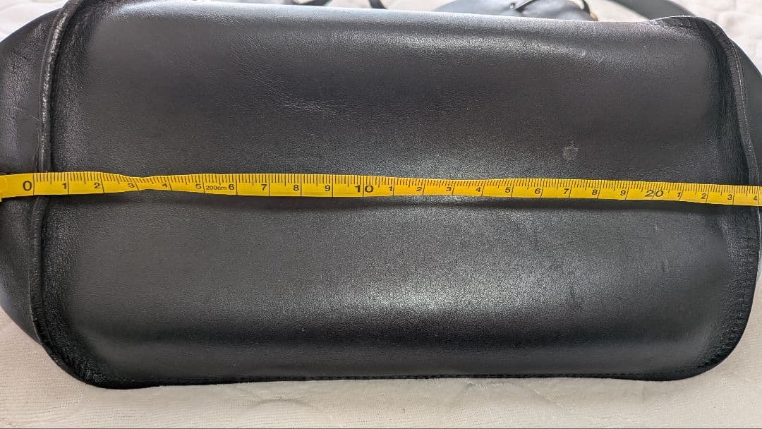 白*身様 イルビゾンテ　バッグ　黒　ショルダーバック