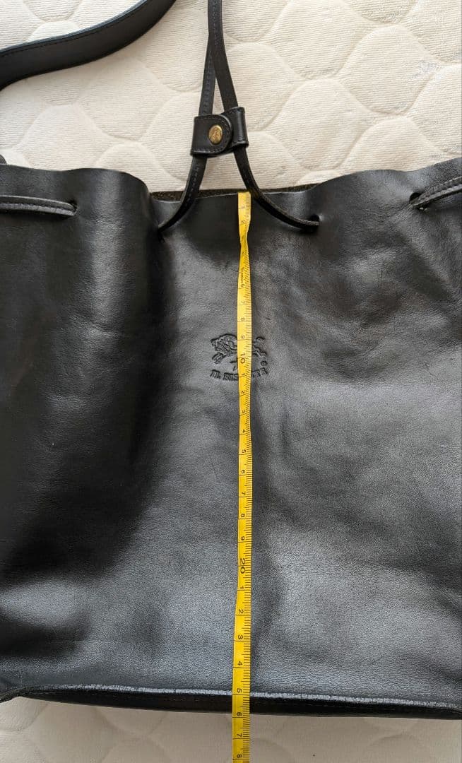 白*身様 イルビゾンテ　バッグ　黒　ショルダーバック