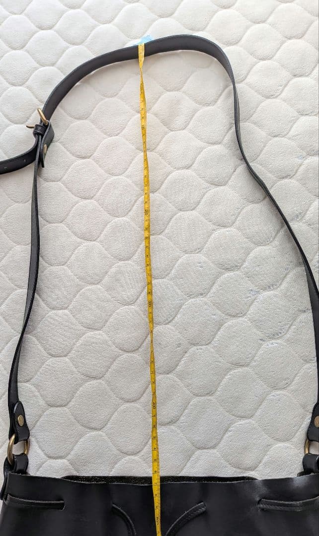 白*身様 イルビゾンテ　バッグ　黒　ショルダーバック