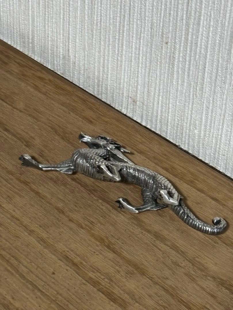 銀製　村田吉生作　銀900 帖鎭 龍　置物