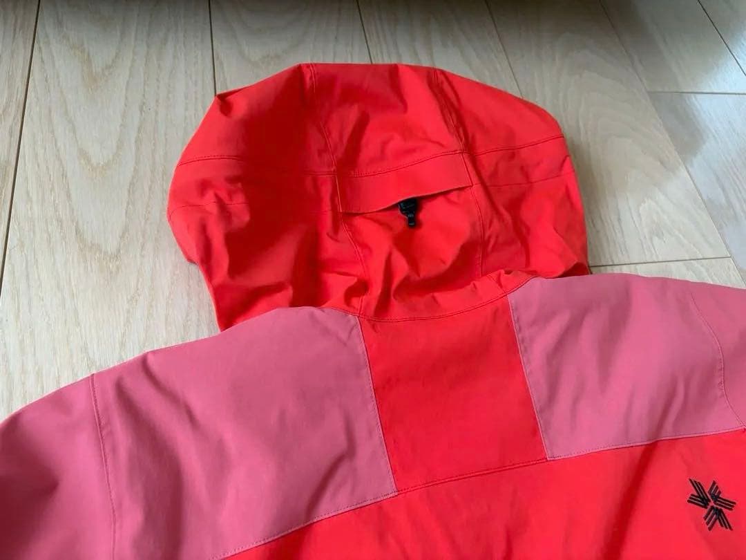 防水スキーウェア上下 赤 新品タグ付き