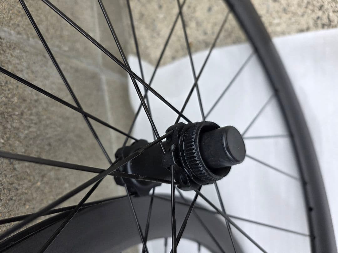 軽量中華カーボンホイール45mmDB