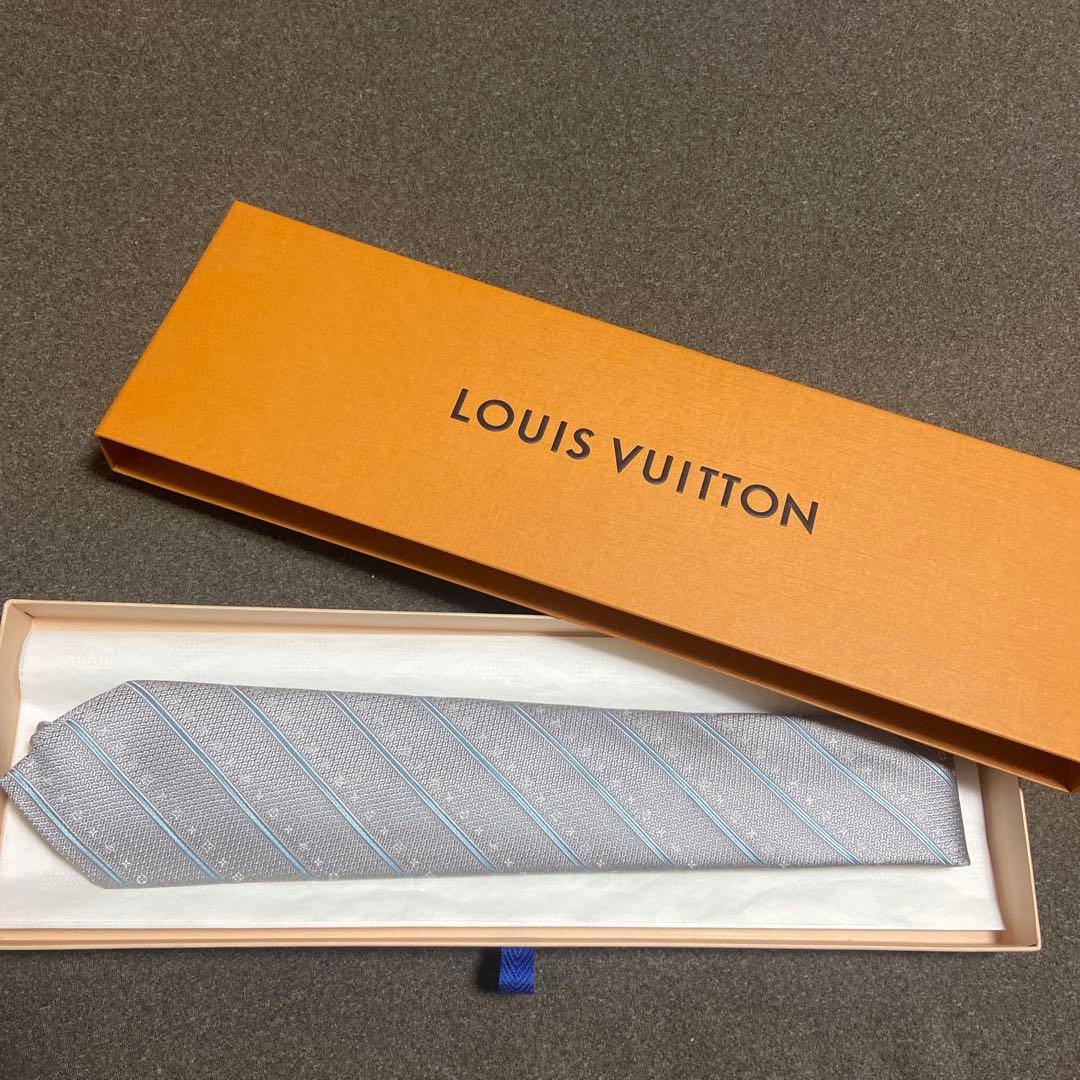 ブ*ー様 【新品未使用】LOUIS VUITTON グレー ストライプ ネクタイ