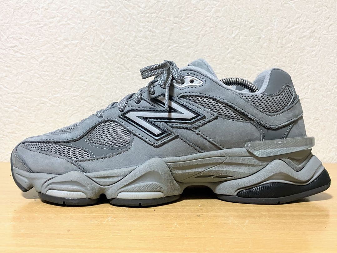 ★美品！NEW BALANCE 9060 U9060ZGB グレー 完売モデル！