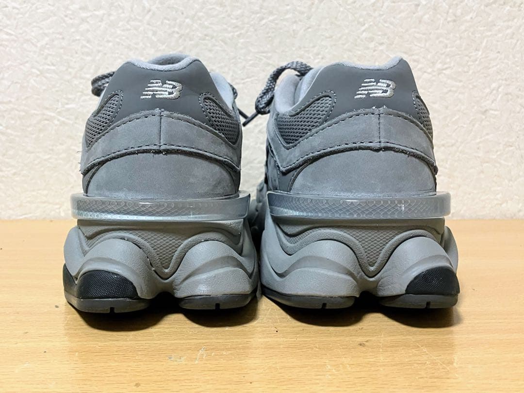 ★美品！NEW BALANCE 9060 U9060ZGB グレー 完売モデル！